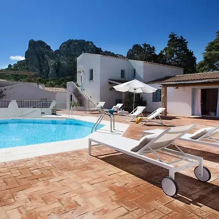 Charming House In San Pantaleo Appartement Olbia