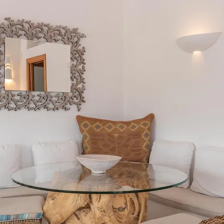 Charming House In San Pantaleo Appartement *