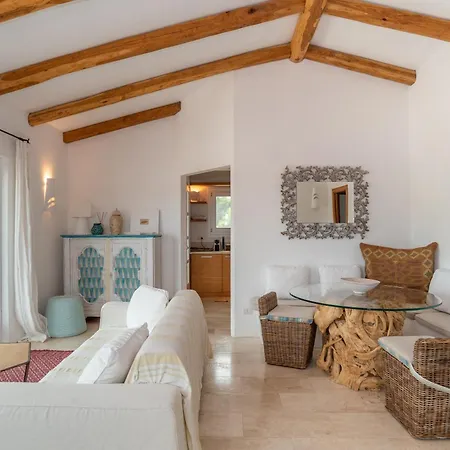 Charming House In San Pantaleo *